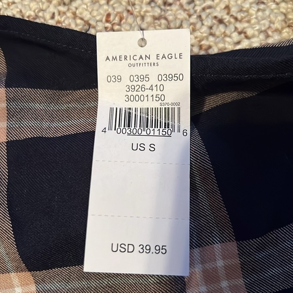 Brand new American Eagle dress. 2 front pockets and side zipper - Picture 2 of 2